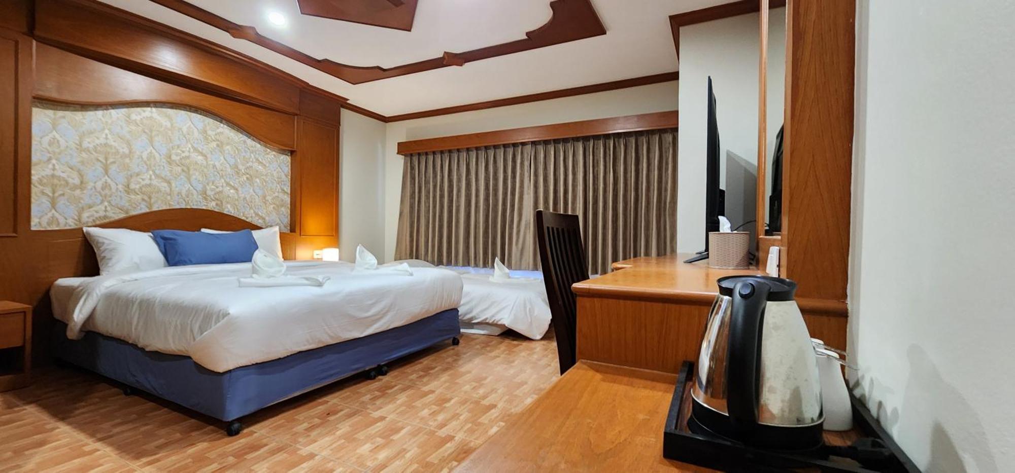 Arya Suites Patong Beach Exterior foto